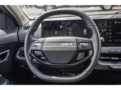 Used 2025 Kia K4 EX FWD image 34