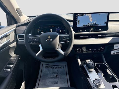 New 2026 Mitsubishi Outlander SE image 24
