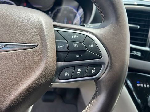 Used 2020 Chrysler Pacifica Touring-L Plus w/ Tire & Wheel Group FWD image 15