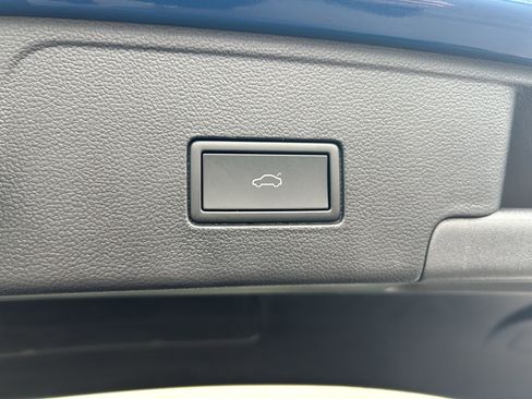 Certified 2025 Volkswagen Atlas Cross Sport SEL R-Line image 29