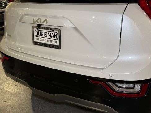 Certified 2023 Kia Niro Wave FWD image 5