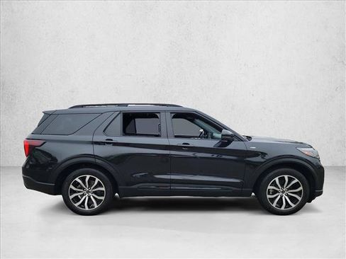 Used 2025 Ford Explorer ST-Line w/ Premium Package image 6