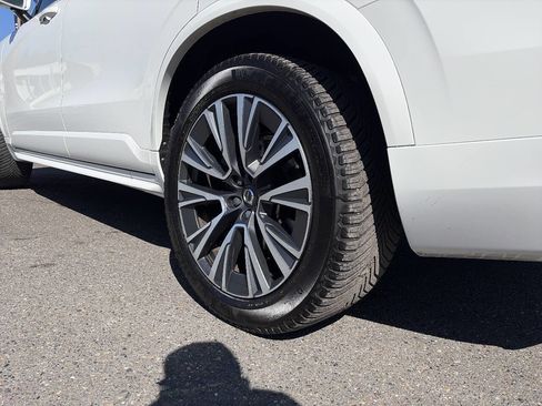Used 2020 Volvo XC90 T5 Momentum image 4