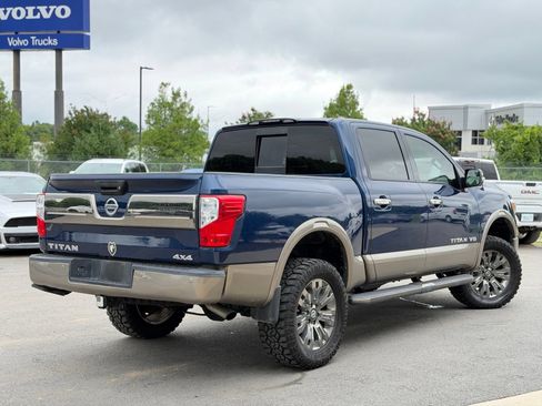 Used 2018 Nissan Titan SV AWD/4WD image 13