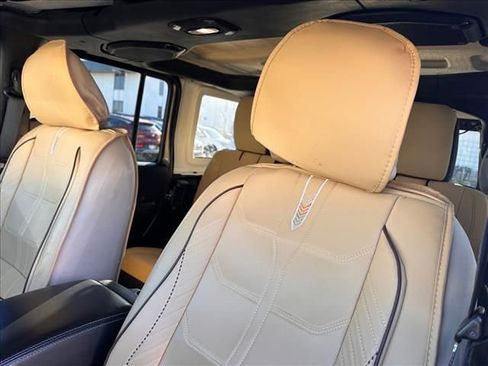 Used 2018 Jeep Wrangler Unlimited Sahara image 24