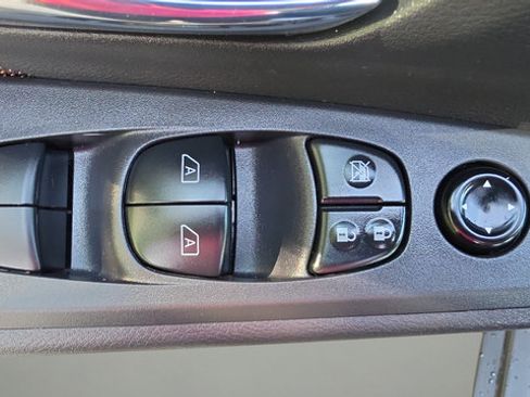 Used 2024 Nissan Kicks SR FWD image 27
