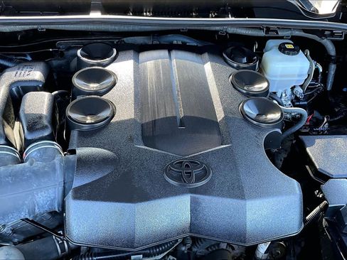 Used 2019 Toyota 4Runner Limited AWD/4WD image 32