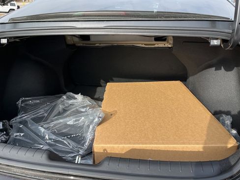 New 2025 Hyundai Elantra SE image 12