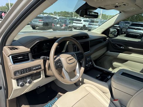 Used 2023 GMC Yukon Denali image 10