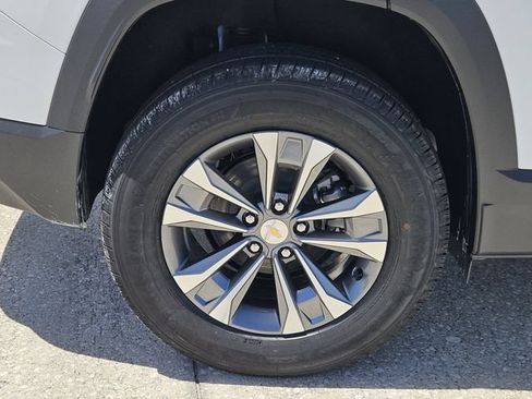New 2026 Chevrolet Equinox LT w/ Safety and Technology Package FWD image 5