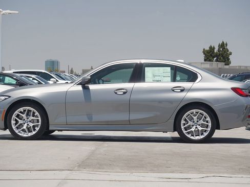 Used 2025 BMW 330i xDrive Sedan image 4