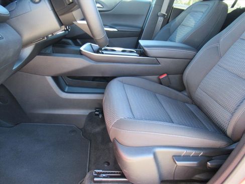 Used 2025 Chevrolet Equinox LT w/ Safety and Technology Package image 15