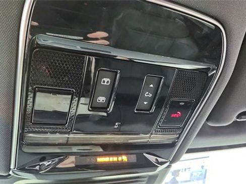 Used 2025 Land Rover Range Rover Sport Dynamic SE image 55