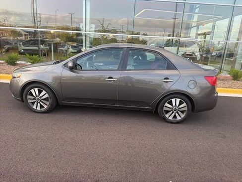 Used 2013 Kia Forte EX w/ Tech Pkg FWD image 17