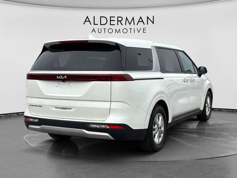 Used 2022 Kia Carnival LX FWD image 5