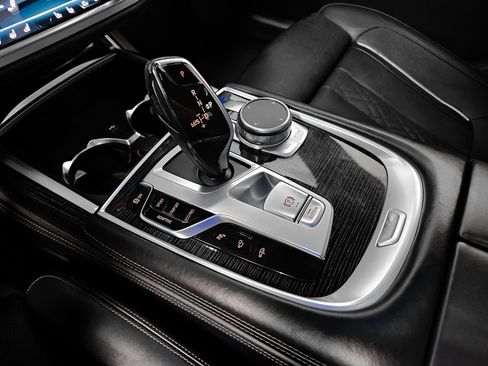 Used 2020 BMW 740i xDrive w/ M Sport Package image 20