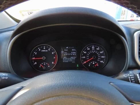 Used 2017 Kia Sportage EX image 24