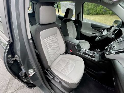 Used 2020 Chevrolet Equinox LS FWD image 27