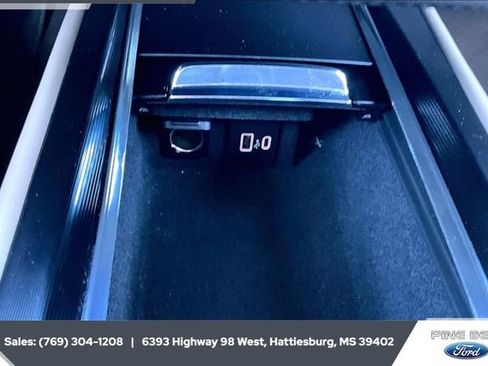 Used 2021 Lincoln Corsair FWD w/ Premium Package image 22