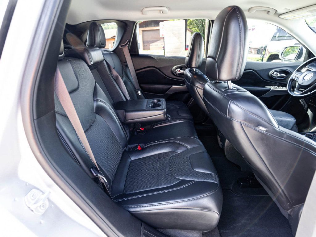 Used 2021 Jeep Cherokee Latitude Lux w/ Comfort/Convenience Group AWD/4WD image 29