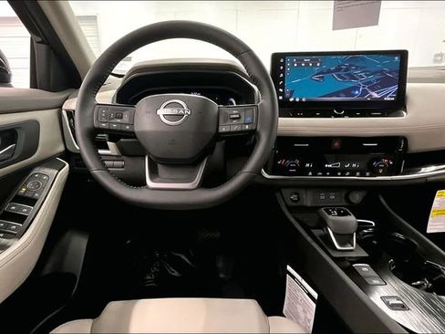 New 2025 Nissan Rogue SL image 21