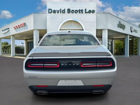 Used 2020 Dodge Challenger SXT image 6