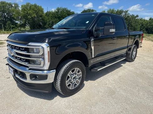 Used 2025 Ford F250 Lariat AWD/4WD image 1