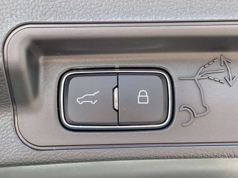 New 2026 Ford Explorer Active RWD image 9