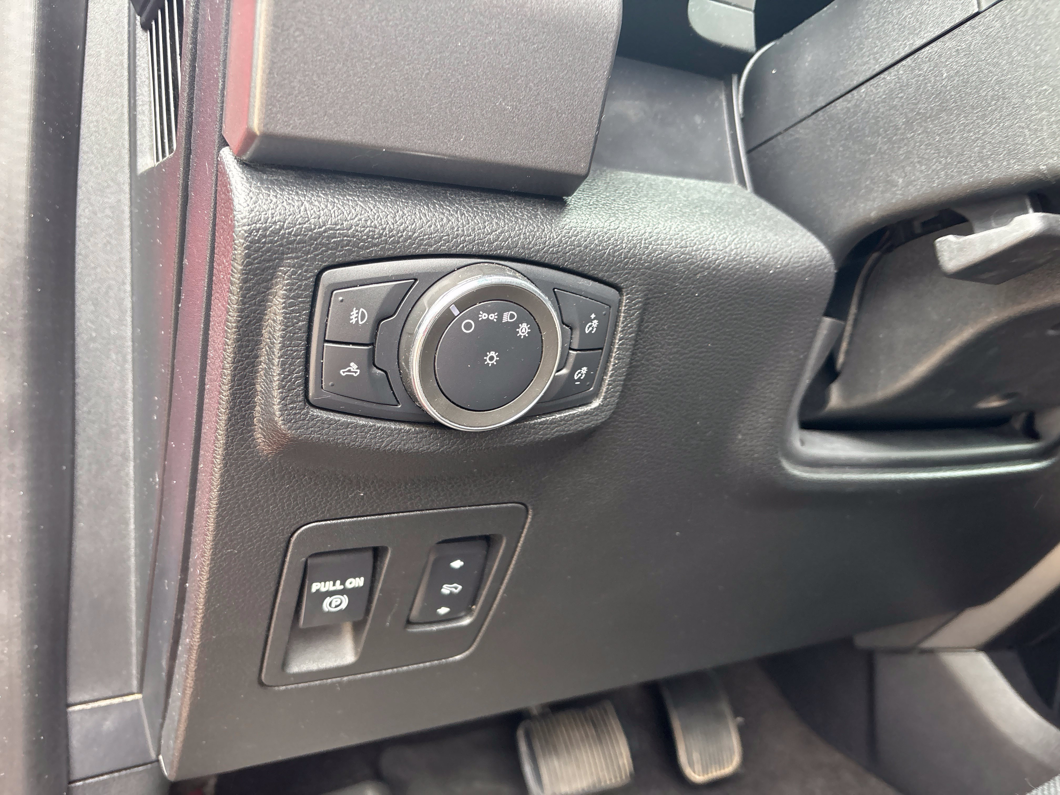 Used 2020 Ford F150 XLT w/ Equipment Group 302A Luxury AWD/4WD image 22