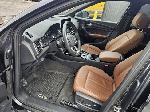Used 2024 Audi Q5 2.0T Premium w/ Convenience Package image 17