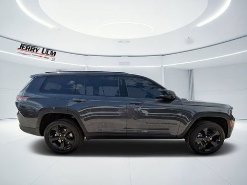 New 2025 Jeep Grand Cherokee L Limited w/ Black Appearance Package image 2