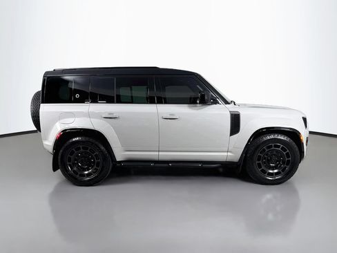 Used 2026 Land Rover Defender 110 OCTA AWD/4WD image 4
