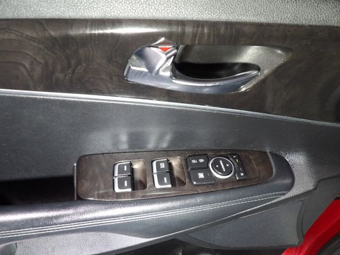 Used 2017 Kia Sorento LX Sport Utility 4D image 9