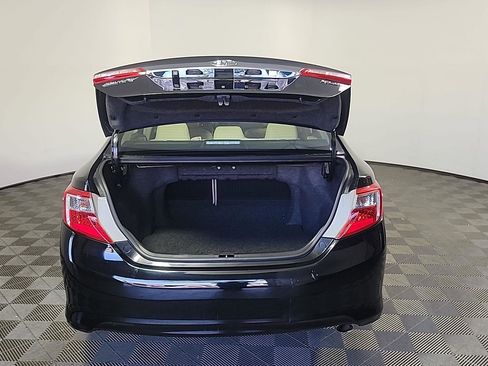 Used 2012 Toyota Camry XLE w/ Leather Pkg image 6