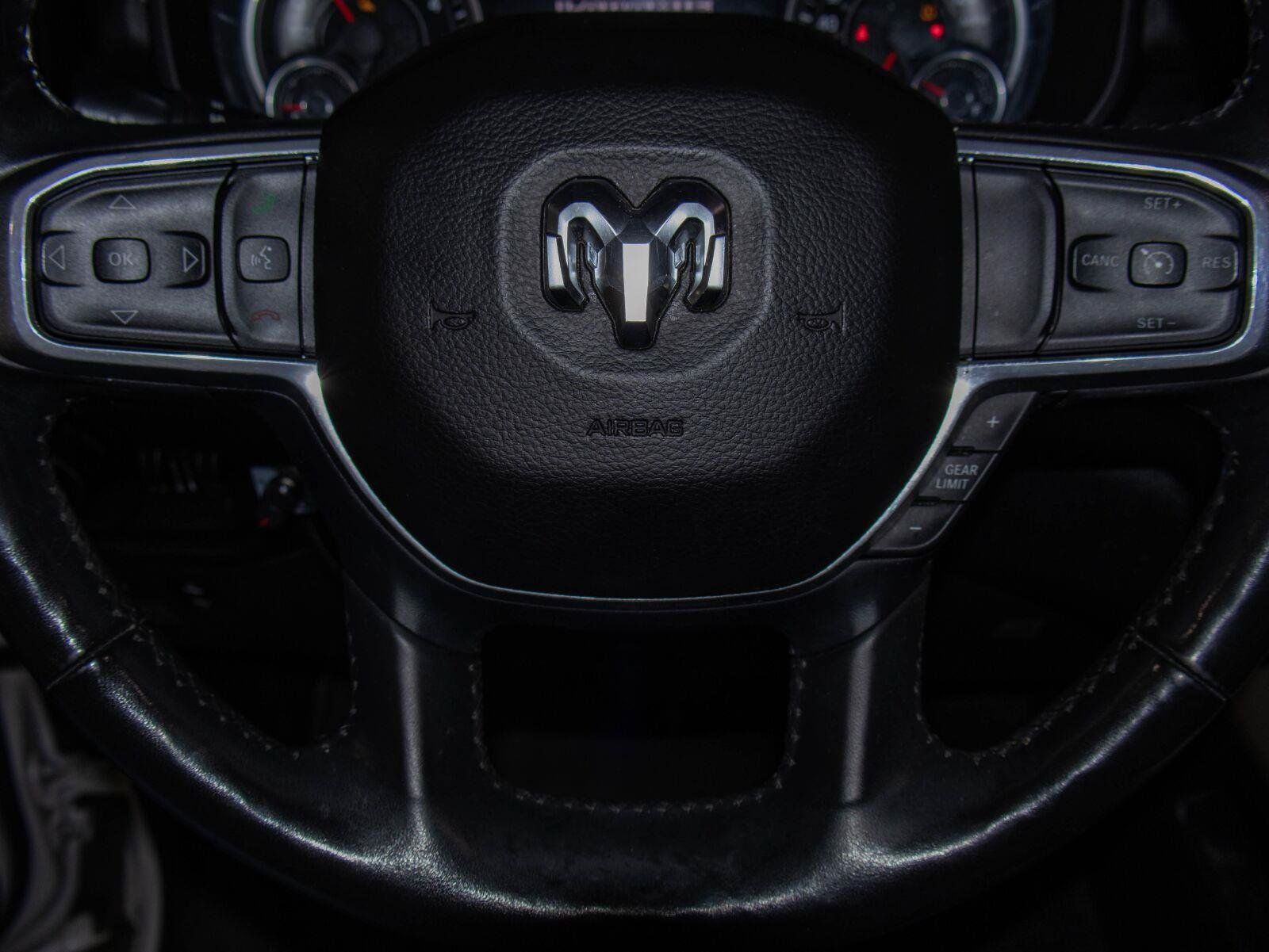 Used 2019 RAM 1500 Laramie w/ Sport Appearance Package AWD/4WD image 11