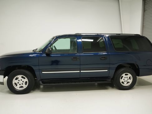 Used 2004 Chevrolet Suburban LS image 6
