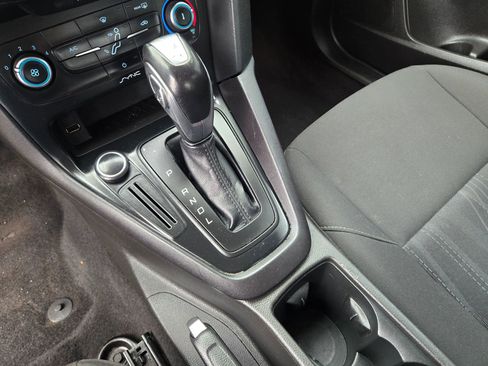 Used 2016 Ford Focus SE image 30
