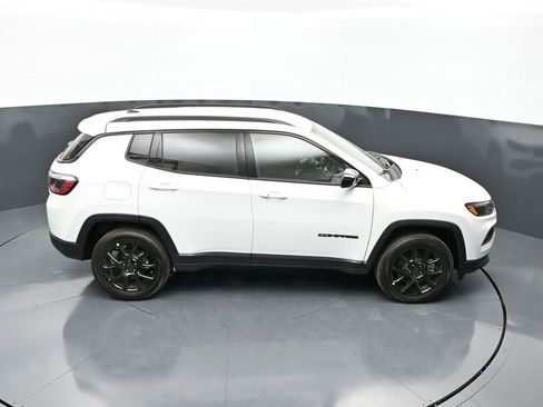 New 2026 Jeep Compass Latitude image 30