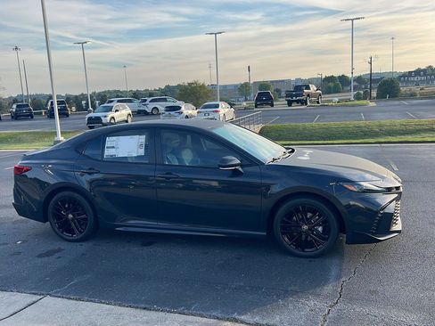 New 2026 Toyota Camry SE image 7