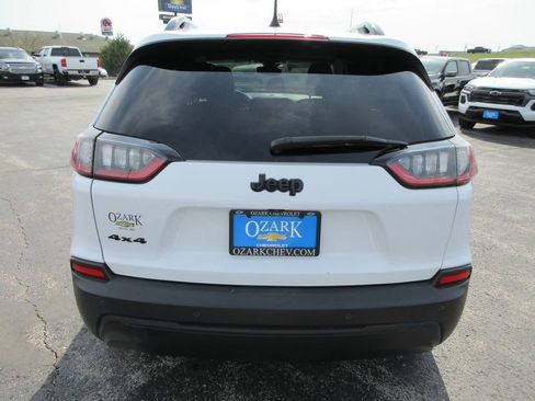 Used 2021 Jeep Cherokee Latitude Plus image 4