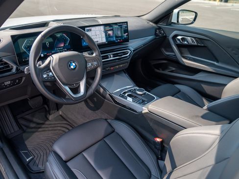 Used 2023 BMW 230i Coupe w/ Convenience Package RWD image 4