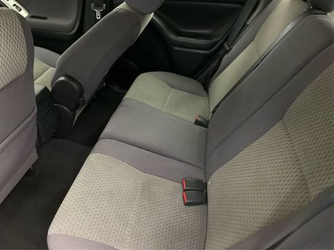 Used 2006 Toyota Matrix AWD image 11