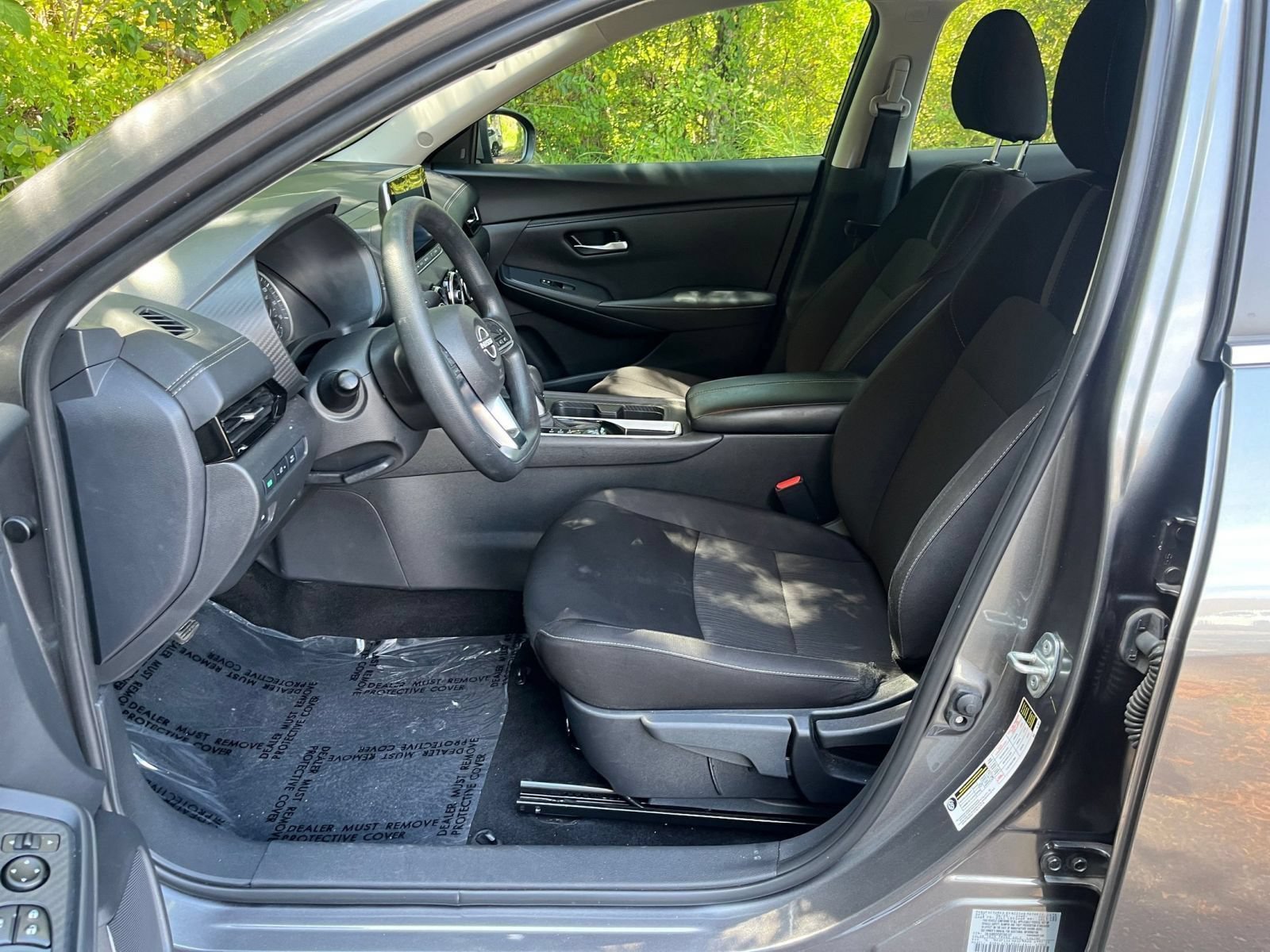 Used 2025 Nissan Sentra SV FWD image 28