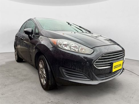 Used 2014 Ford Fiesta SE w/ Comfort Package image 5