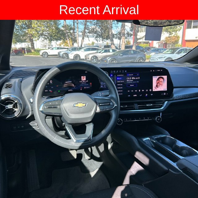 Used 2025 Chevrolet Equinox EV LT FWD image 5