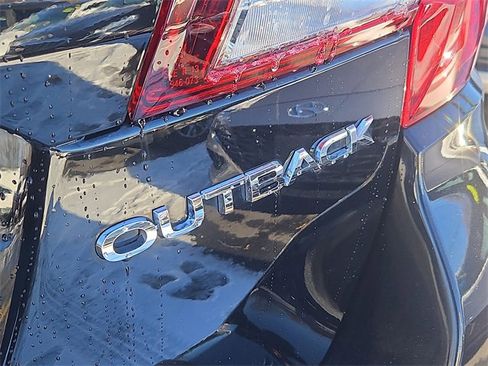 Used 2019 Subaru Outback 2.5i image 11
