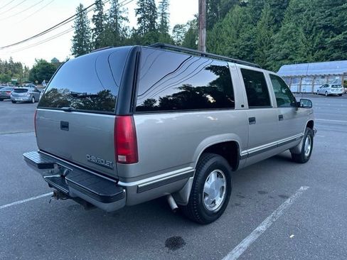 Used 1999 Chevrolet Suburban 4WD image 5