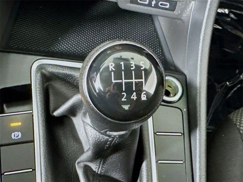 Used 2021 Volkswagen Jetta S image 17