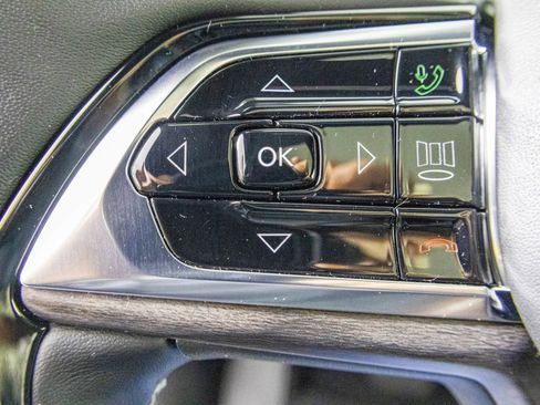 Used 2023 Jeep Grand Cherokee Overland w/ Adv Protech Group III image 32