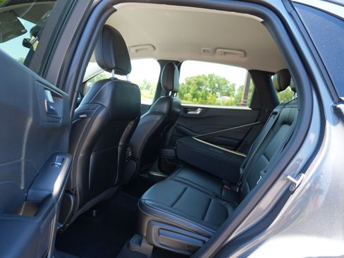 Used 2023 Ford Escape Platinum AWD/4WD image 20